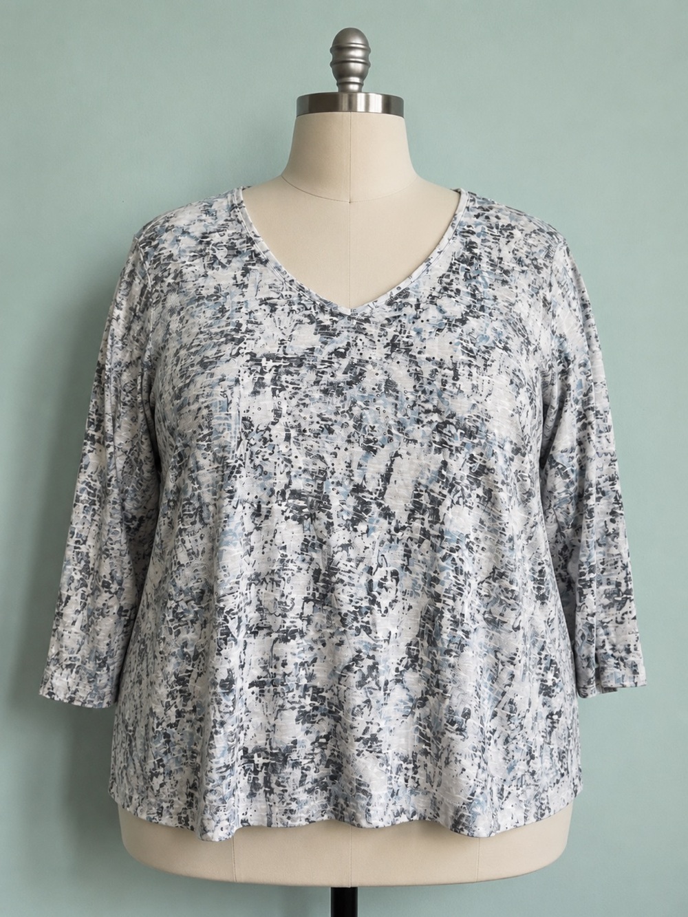 Zenergy V-Neck Printed Women's Blouse in Light Gray and Blue